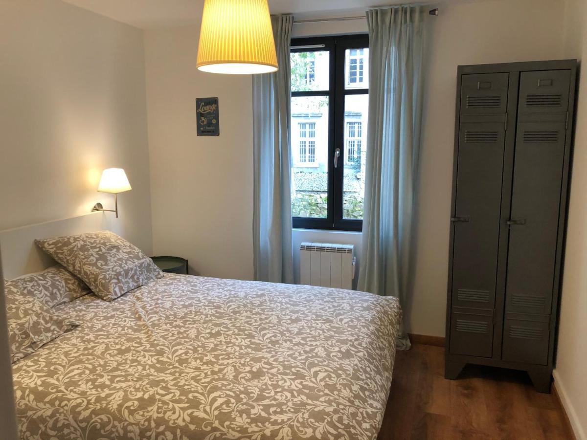 Au Vieux Lavoir Avec Parking Prive, Jardin , Climatisation, A 500 M De La Cite Каркассонн Екстер'єр фото